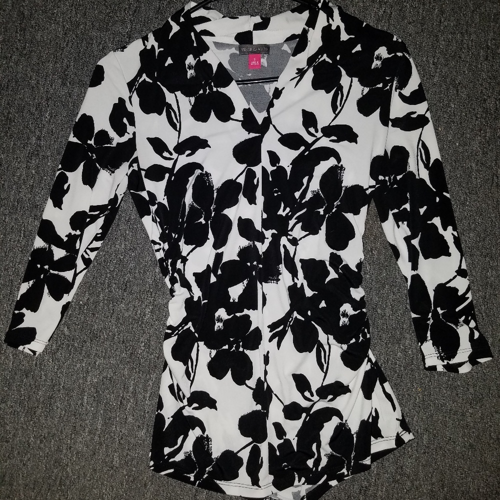 EUC Vince Camuto top